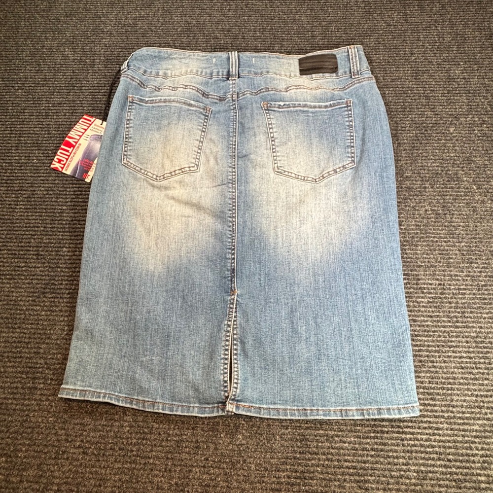 !iT Tatiana Tummy Tuck Denim Skirt Light Wash Button‎ Fly Size 16 NWT - Picture 2 of 8